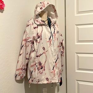 Woman’s autumn New balance zipper water resistant jacket #outdoor #newbalance